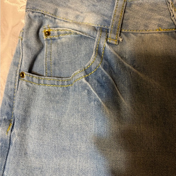 Mom Jeans Ripped High Waist SHEIN Size Medium. Waist 29-30 Inches. - Picture 8 of 16